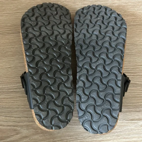 Birkenstock Gizeh Buro-flor thong sandal, like new, black size 40. Worn once - Picture 8 of 8